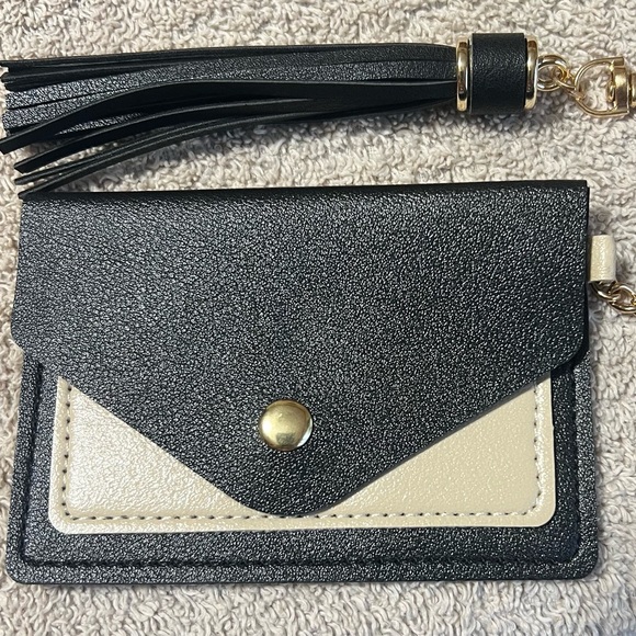 NWOT 2 piece set card case and tassel. - Picture 2 of 5